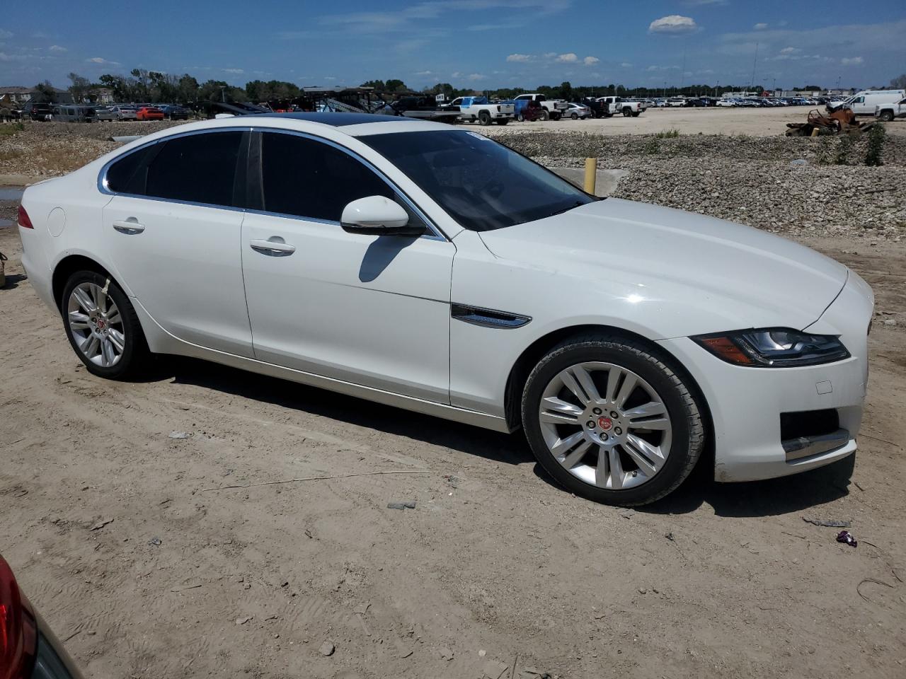 2017 Jaguar Xf Premium vin: SAJBD4BVXHCY39095