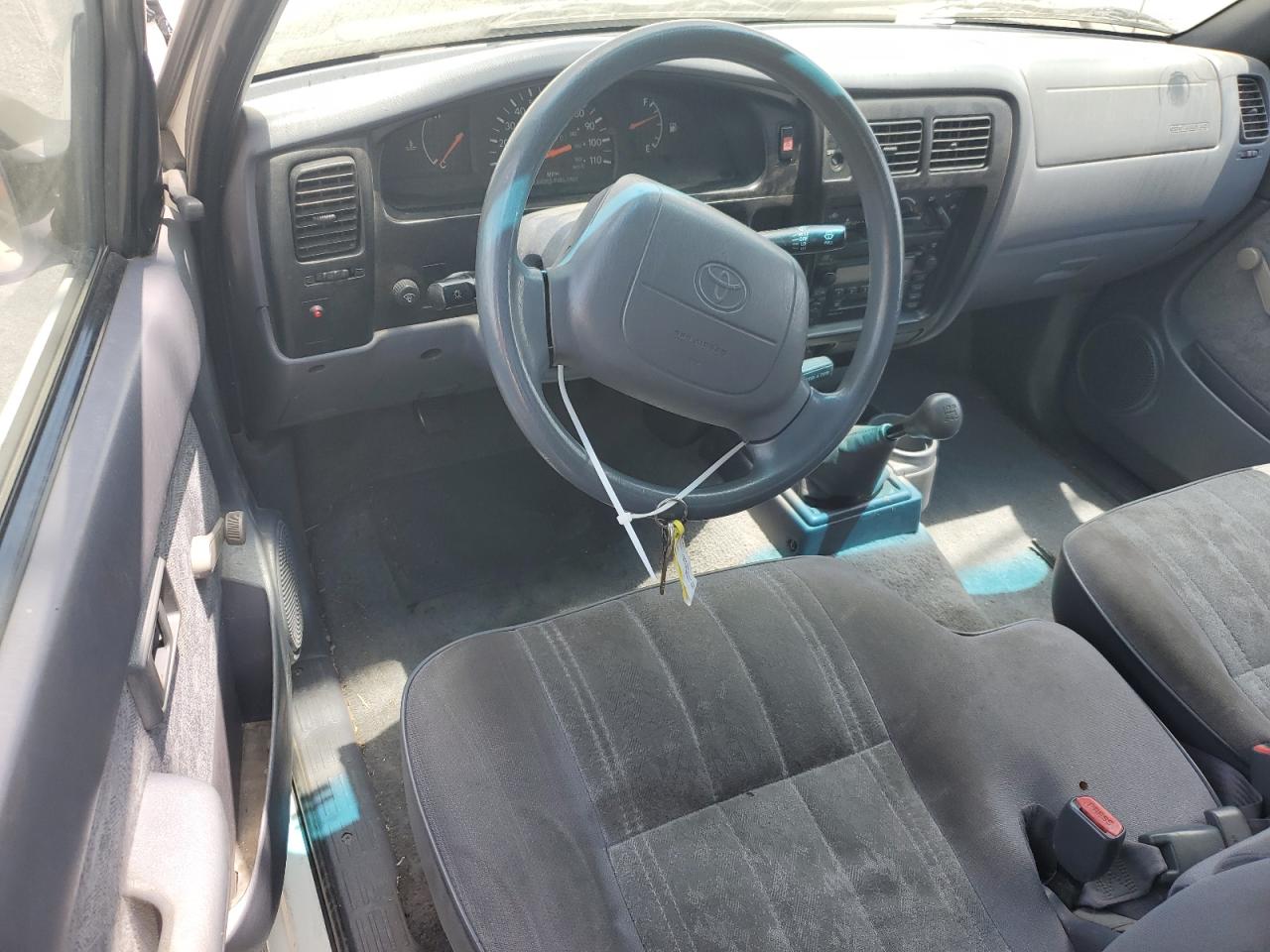 4TAVL52N2YZ584889 2000 Toyota Tacoma Xtracab