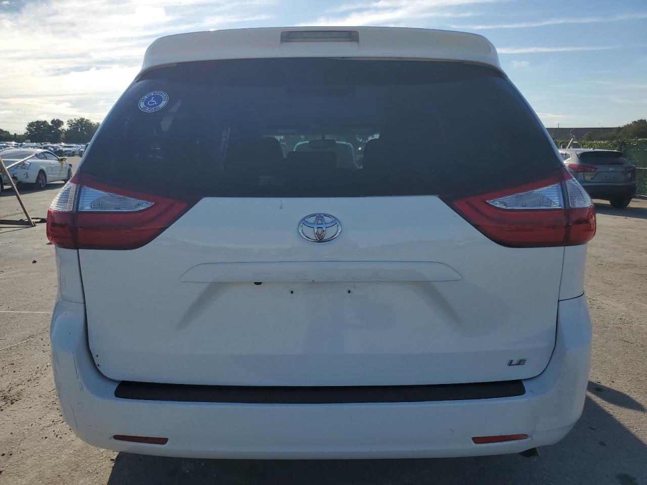 5TDKK3DC8FS529758 2015 Toyota Sienna Le