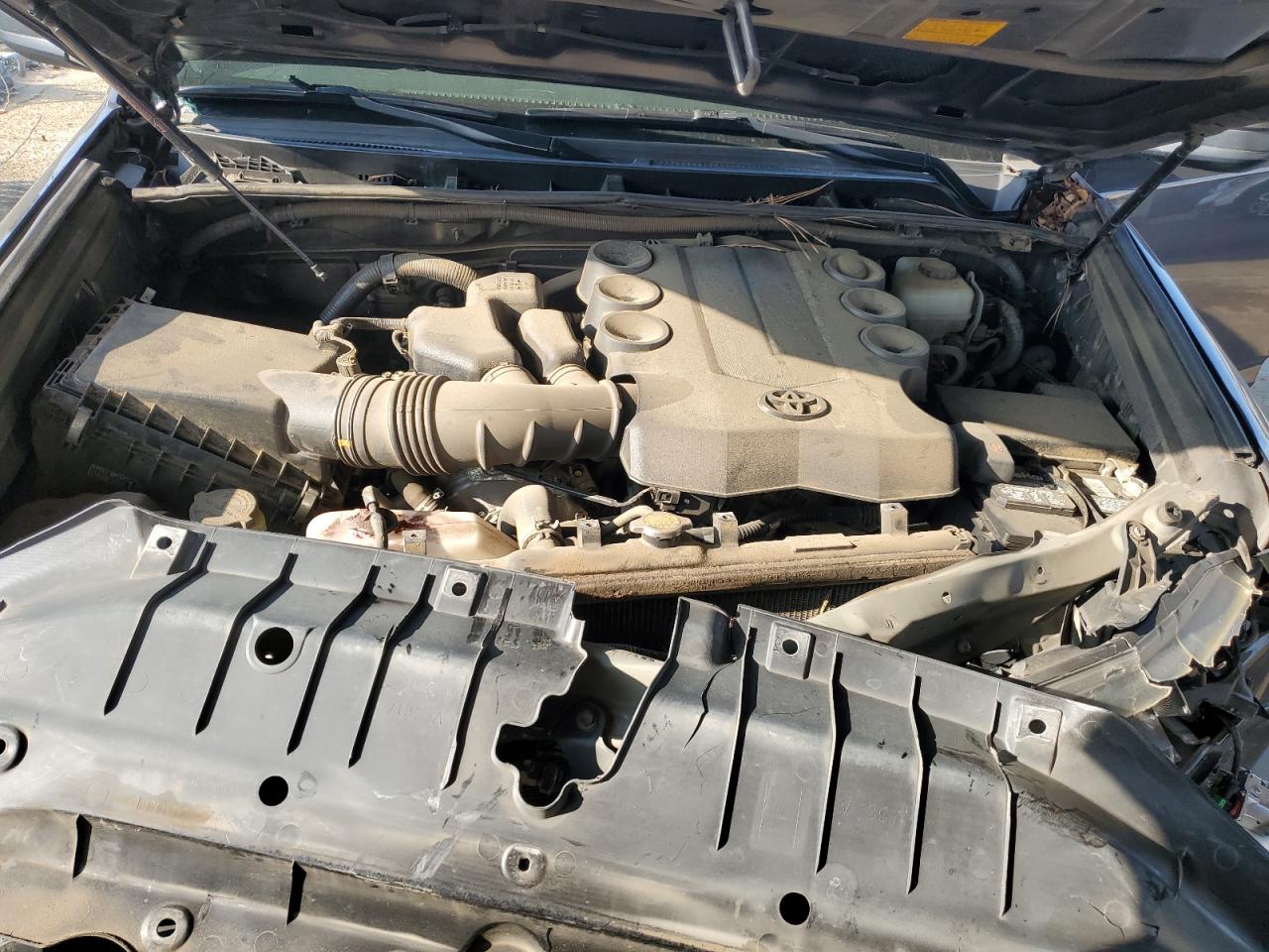 JTEBU5JRXE5166698 2014 Toyota 4Runner Sr5