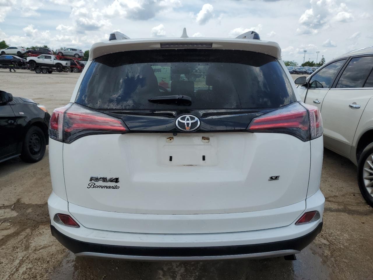 JTMNFREVXHJ718142 2017 Toyota Rav4 Se