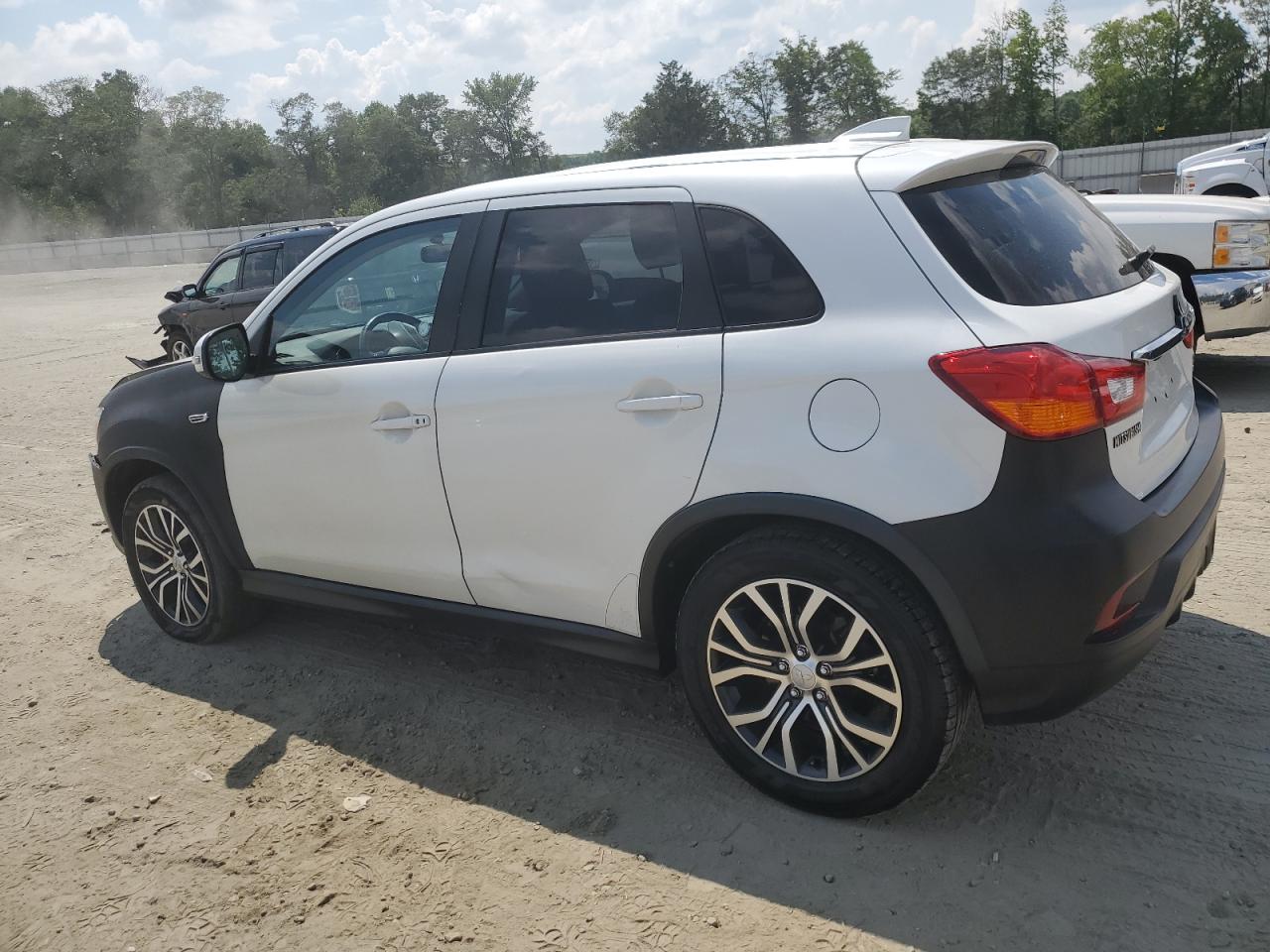 2019 Mitsubishi Outlander Sport Es vin: JA4AR3AU4KU017323