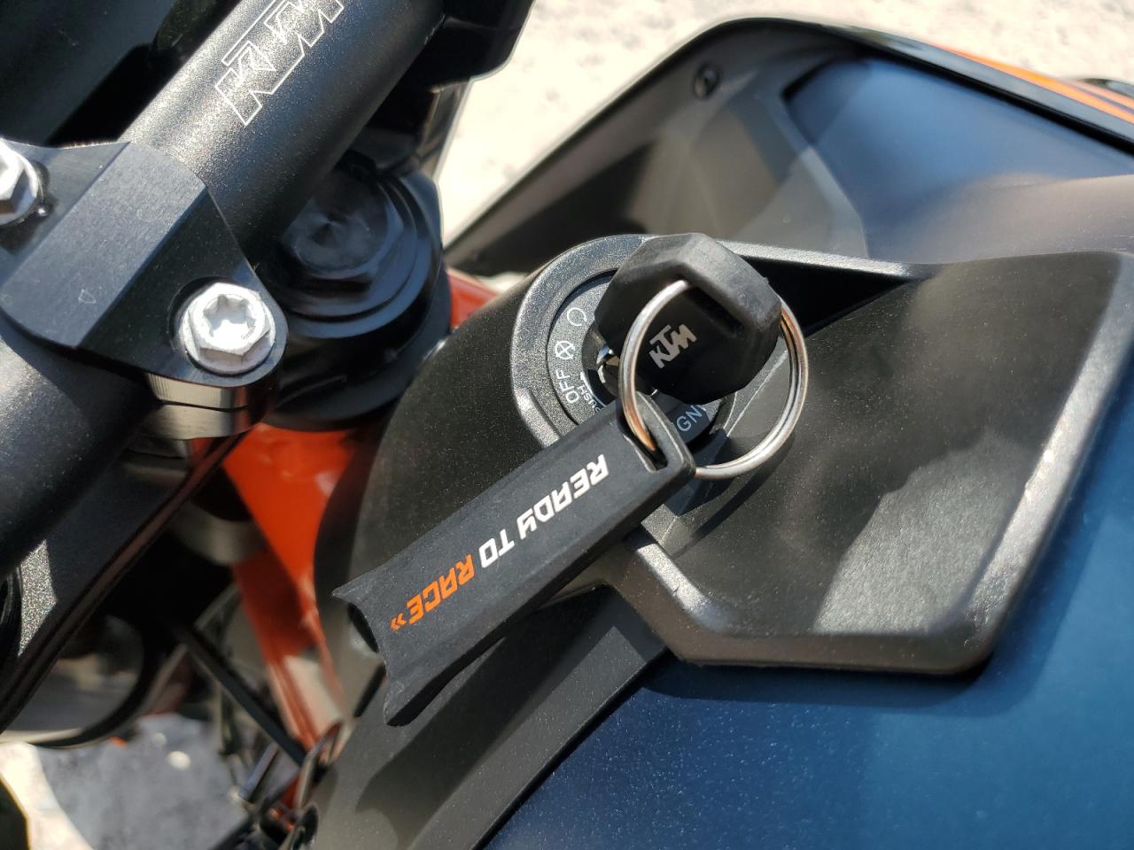 VBKTU9404NM829250 2022 Ktm 890 Duke R