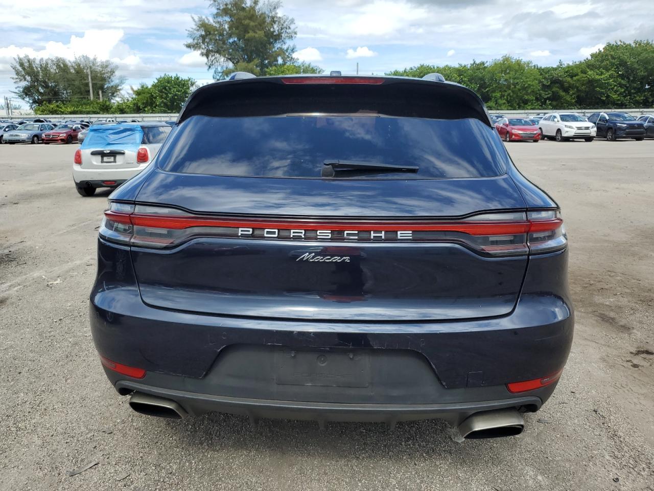 WP1AA2A57KLB02483 2019 Porsche Macan