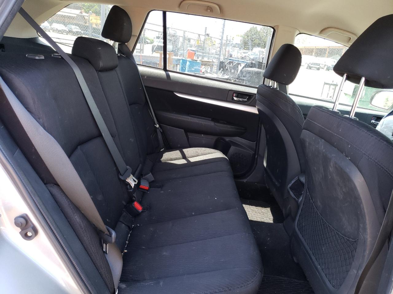 4S4BRBCC8B3334385 2011 Subaru Outback 2.5I Premium