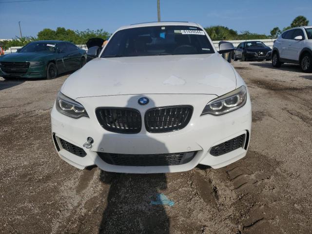 VIN WBA1J7C53FV358185 2015 BMW 2 Series, M235I no.5