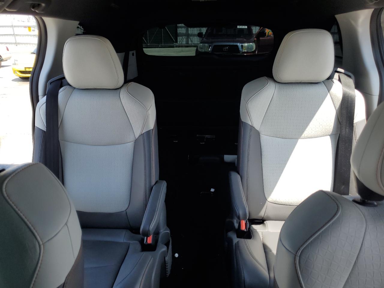 5TDDRKEC0MS027417 2021 Toyota Sienna Xse