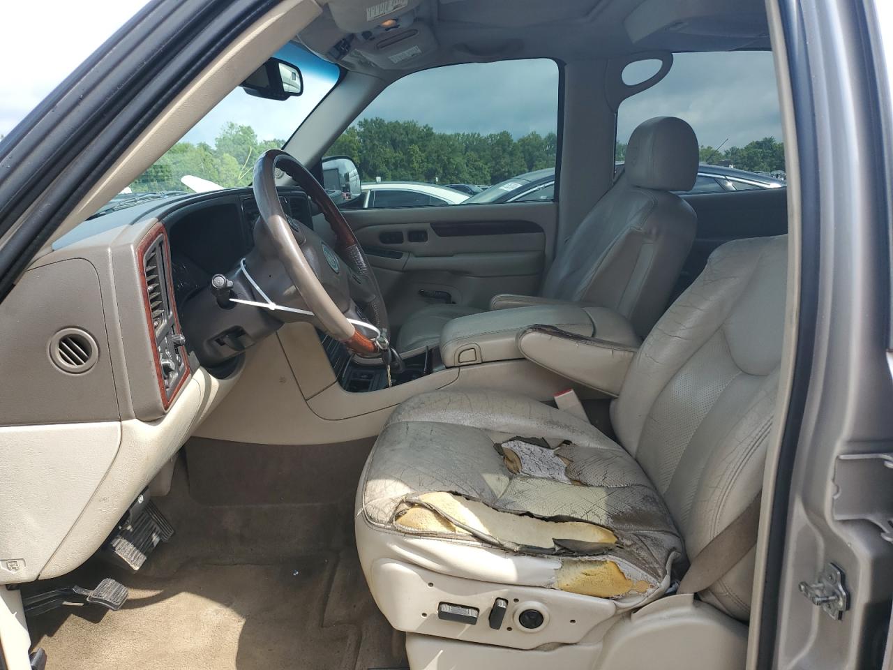 1GYEC63NX5R220055 2005 Cadillac Escalade Luxury