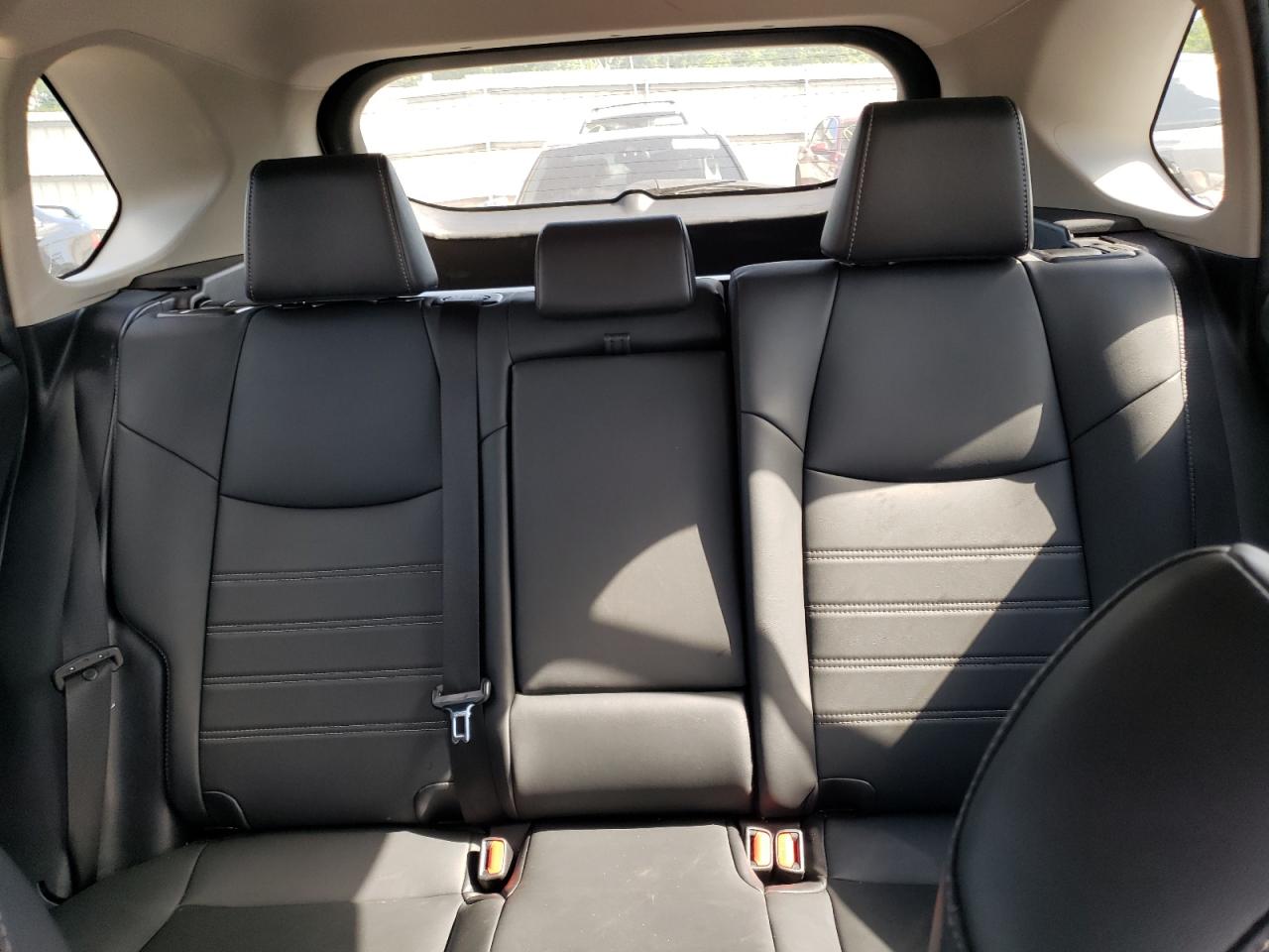 2T3A1RFV7MW216082 2021 Toyota Rav4 Xle Premium