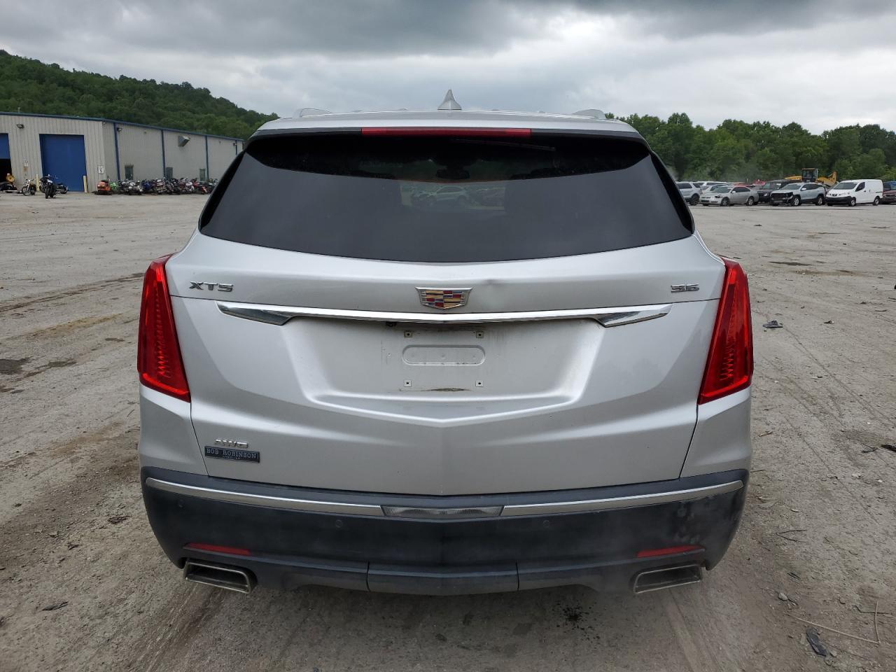 1GYKNDRS6HZ126435 2017 Cadillac Xt5 Luxury