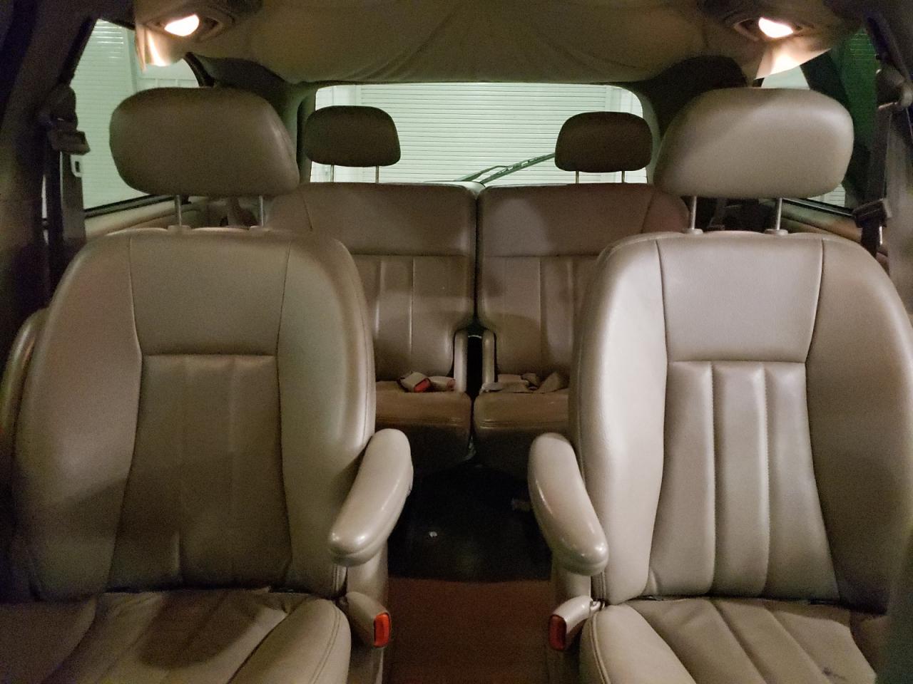 2C4GP54L04R589445 2004 Chrysler Town & Country Touring