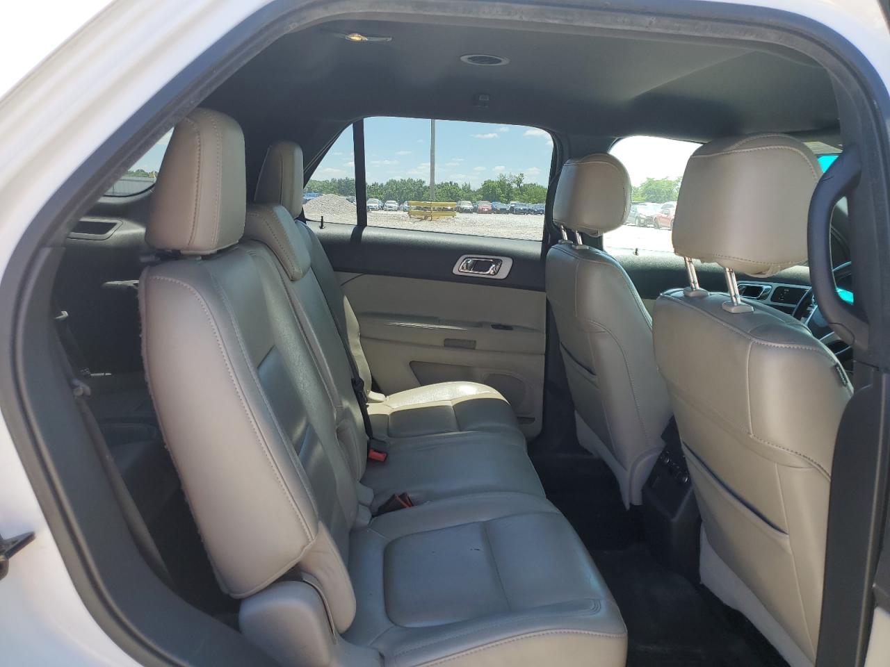 1FMHK7D81BGA39028 2011 Ford Explorer Xlt