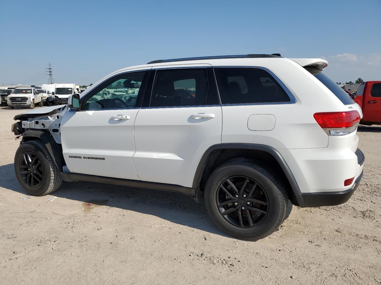 1C4RJEAG1JC149403 2018 Jeep Grand Cherokee Laredo