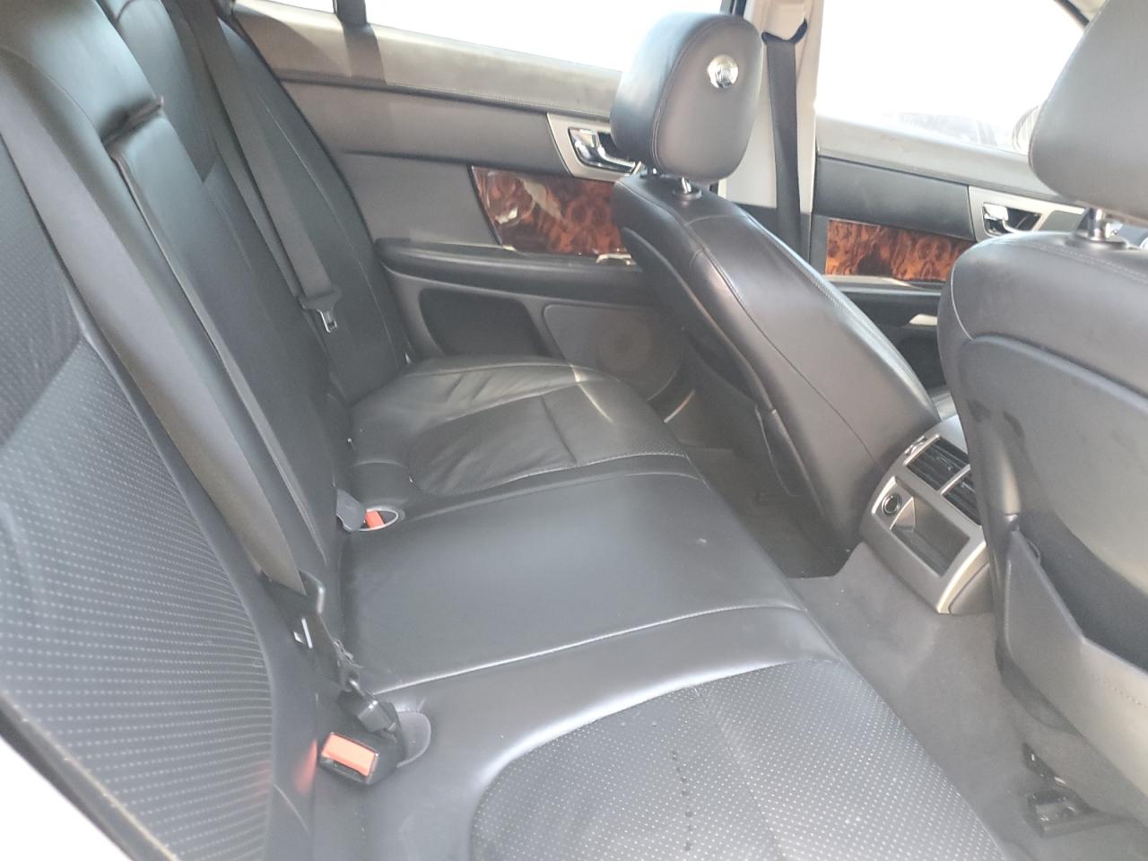 SAJWA0GB3BLS10710 2011 Jaguar Xf Premium