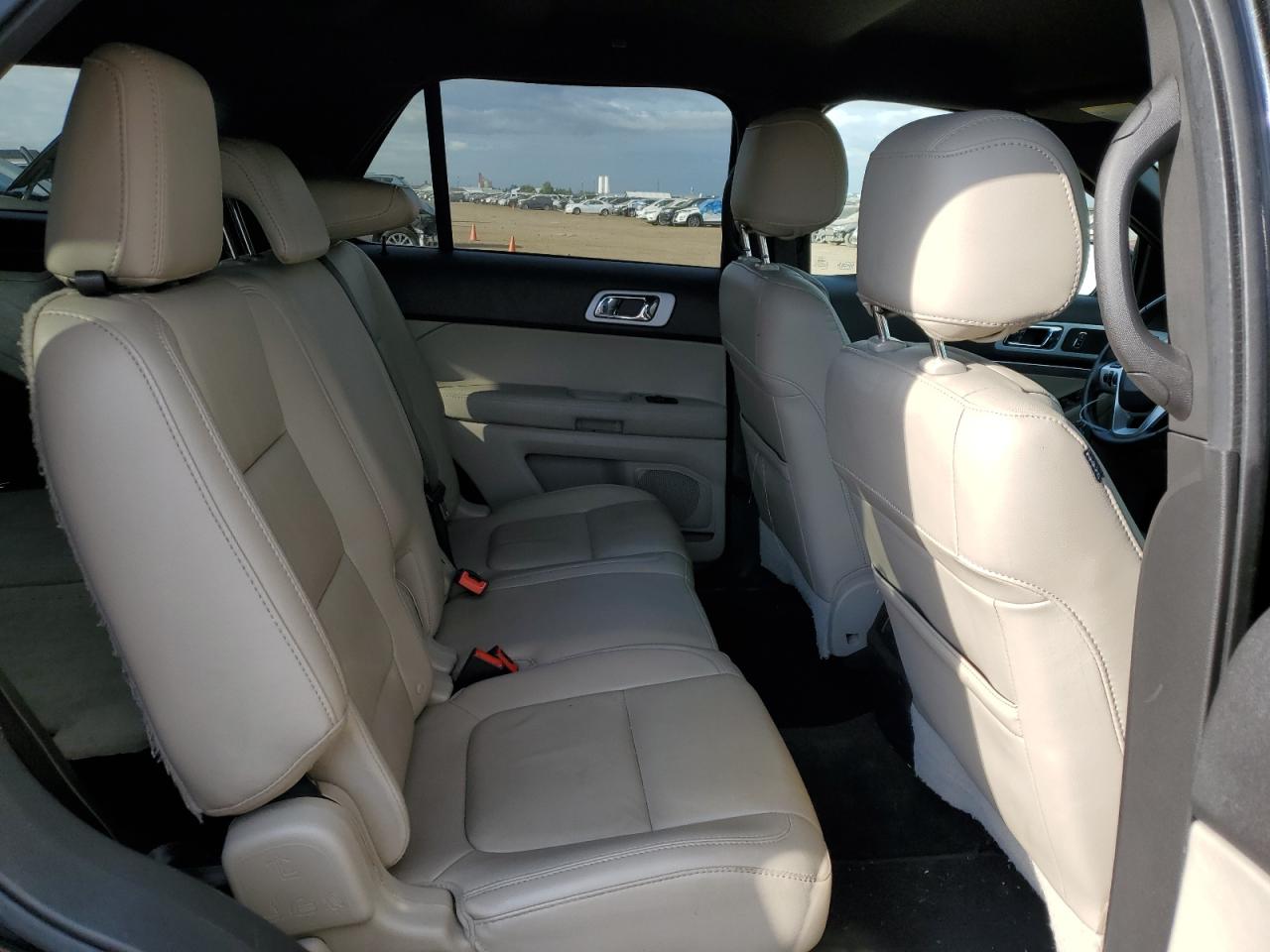 1FM5K8D82FGB51335 2015 Ford Explorer Xlt