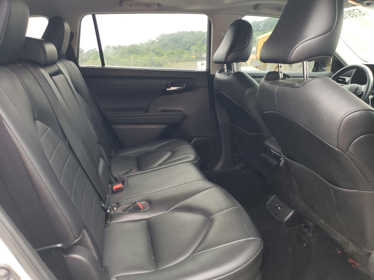 5TDHZRBH1MS120151 2021 Toyota Highlander Xle