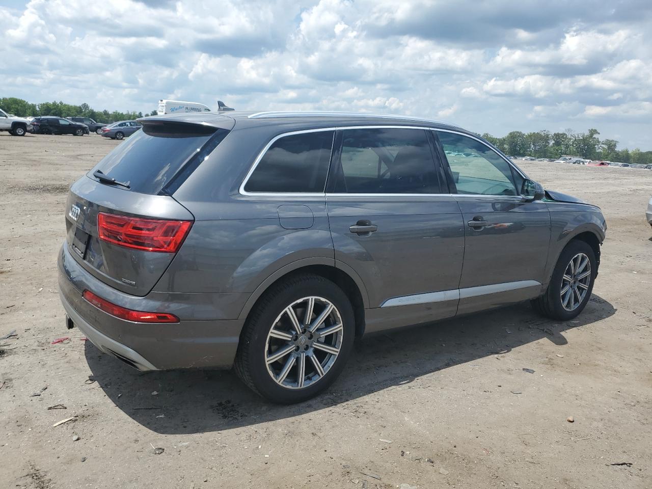 WA1LHAF77KD040288 2019 Audi Q7 Premium Plus