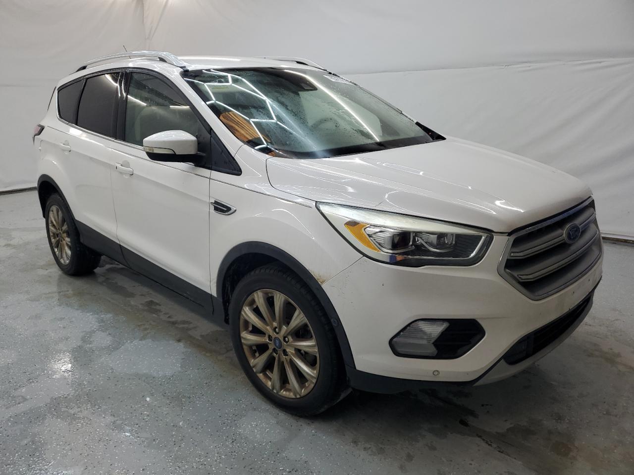 1FMCU9J94HUA59538 2017 Ford Escape Titanium