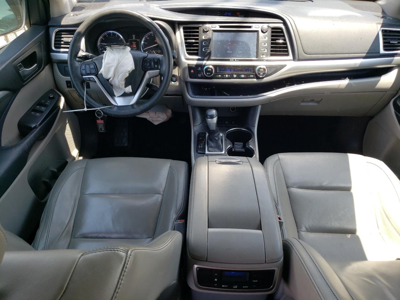 5TDJKRFH1FS186864 2015 Toyota Highlander Xle