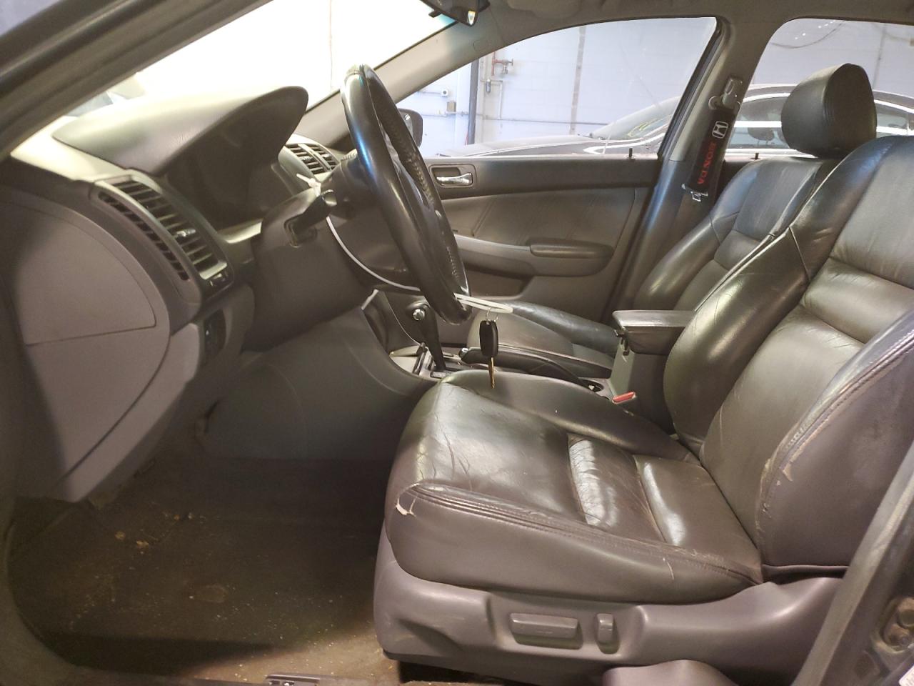 1HGCM665X4A008311 2004 Honda Accord Ex