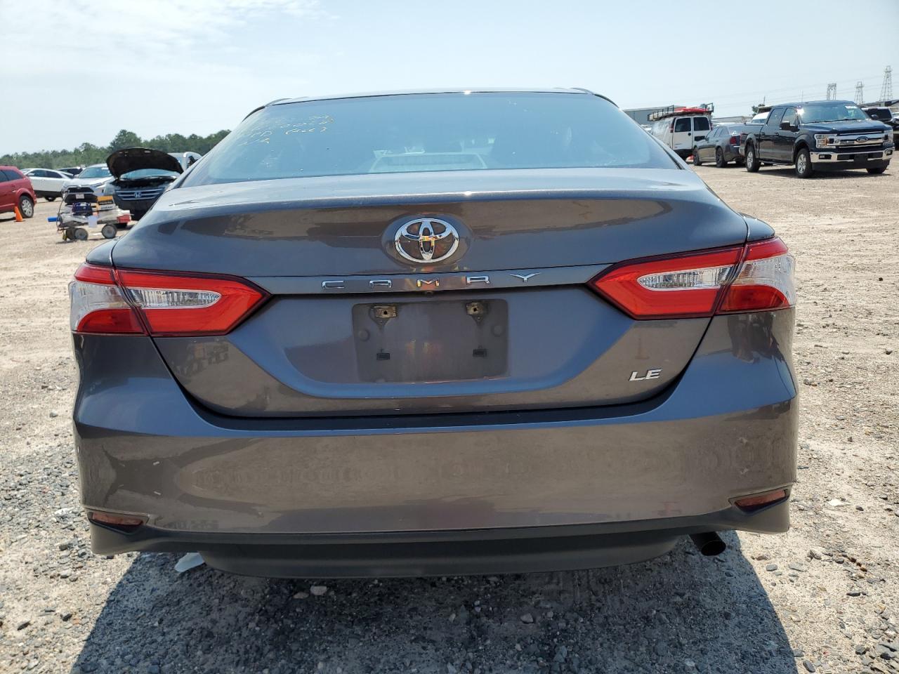 4T1B11HK1JU514172 2018 Toyota Camry L