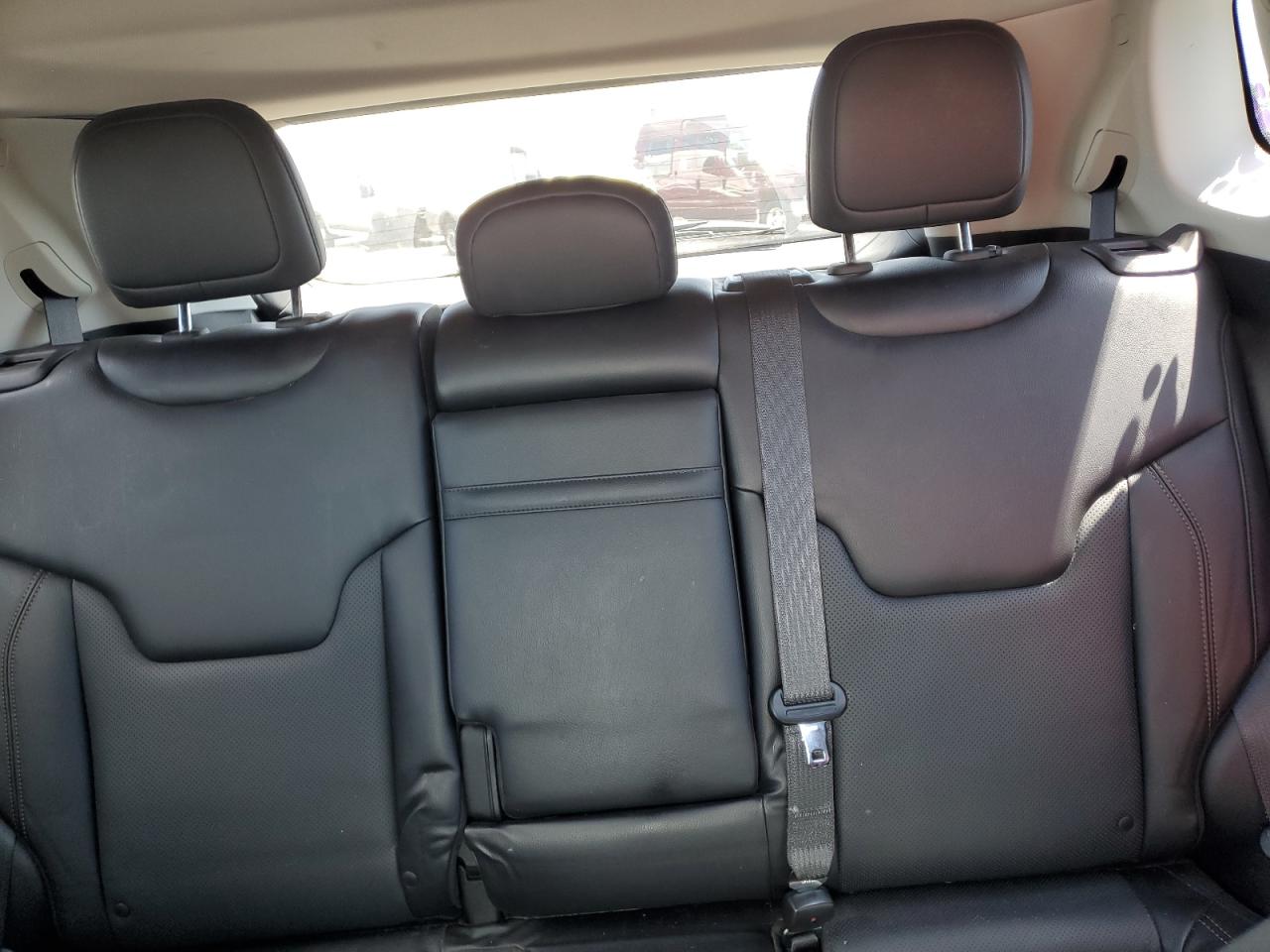 3C4NJDCB8JT114145 2018 Jeep Compass Limited