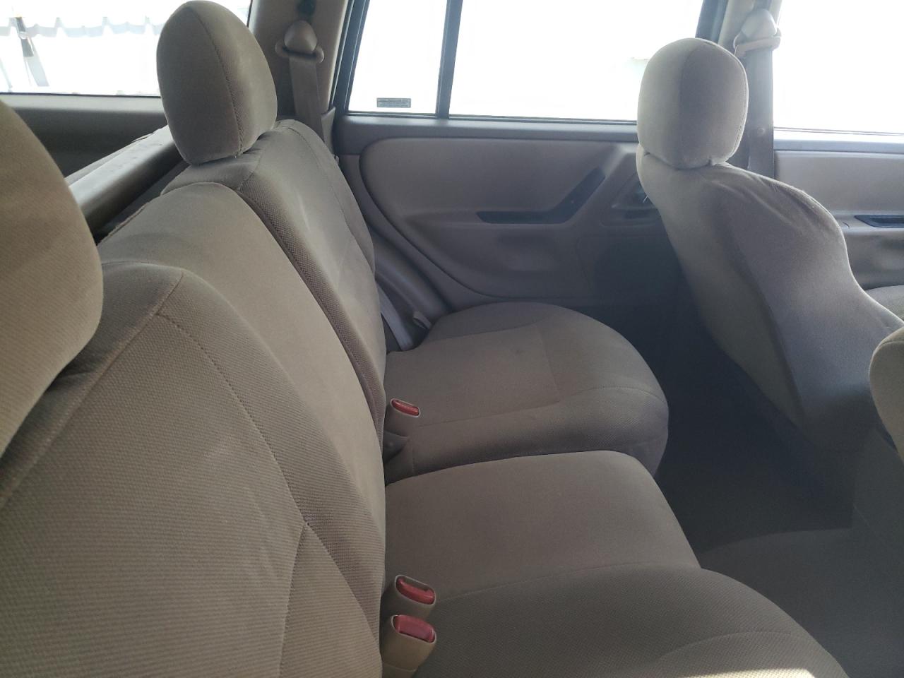 1J4GW48N6YC360060 2000 Jeep Grand Cherokee Laredo