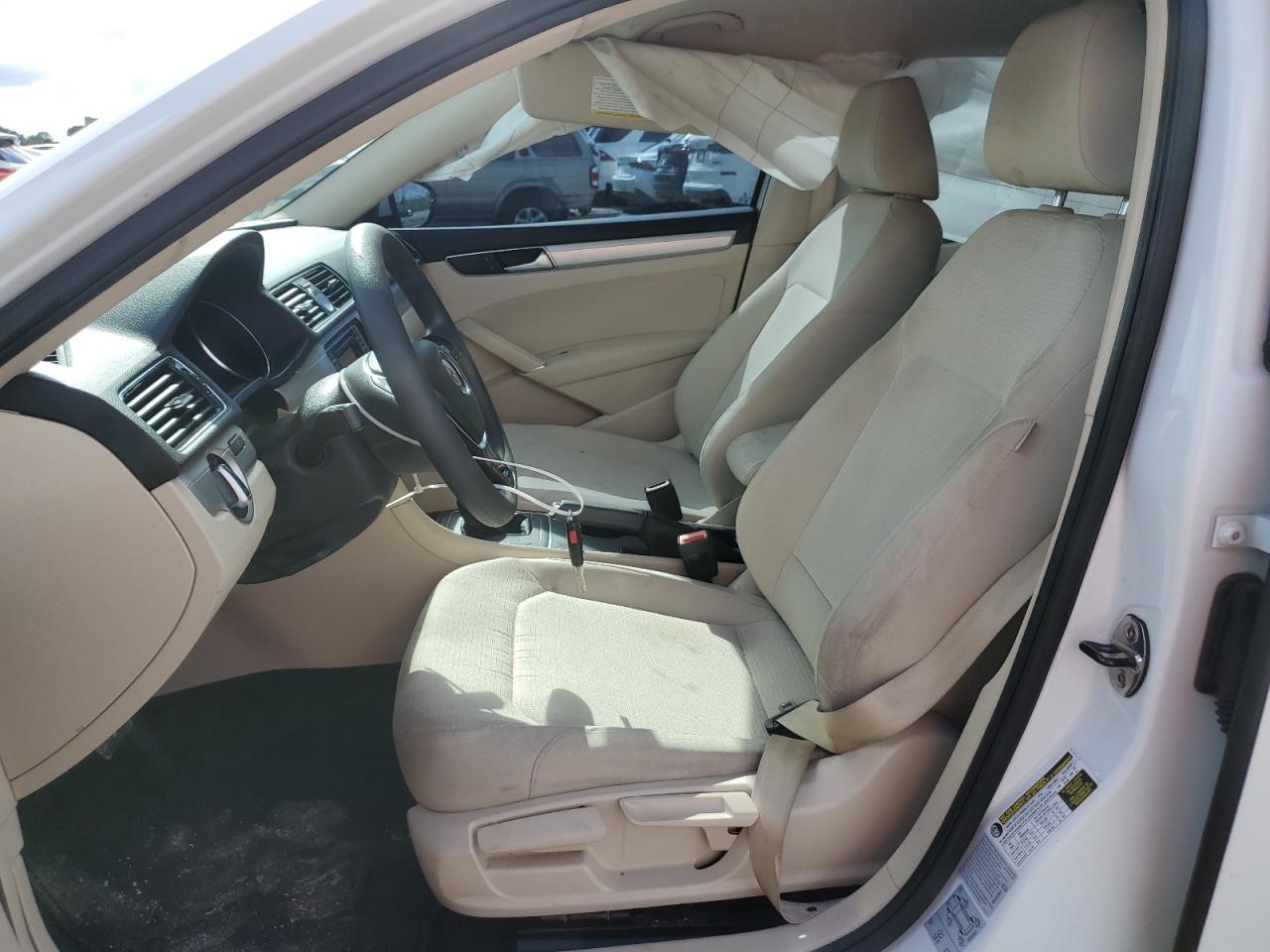 1VWAT7A32HC032968 2017 Volkswagen Passat S