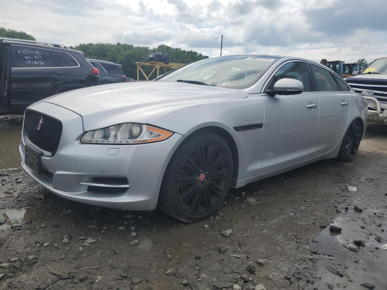 2014 Jaguar Xj vin: SAJWJ1CD3E8V70774