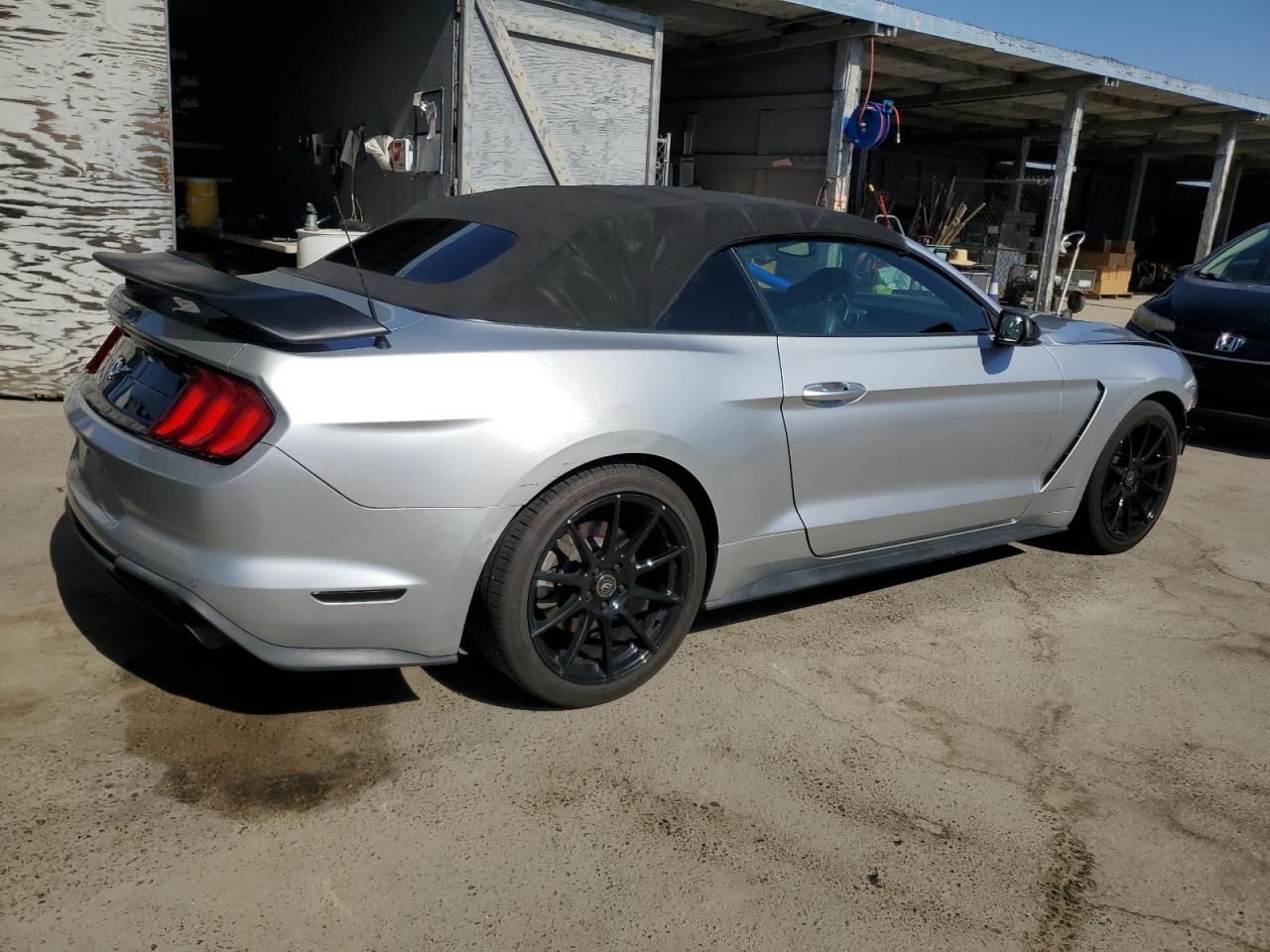 Lot #2708816907 2018 FORD MUSTANG