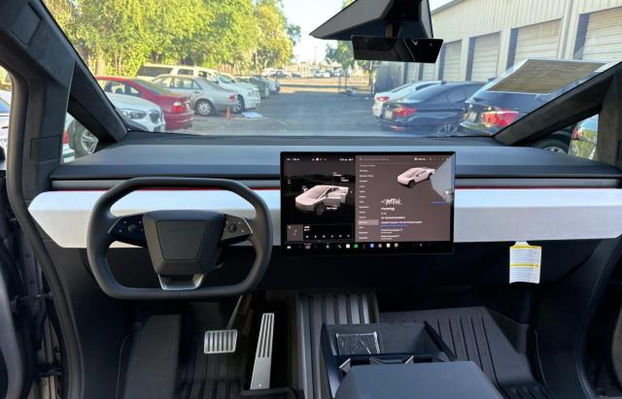 7G2CEHED1RA005516 2024 Tesla Cybertruck