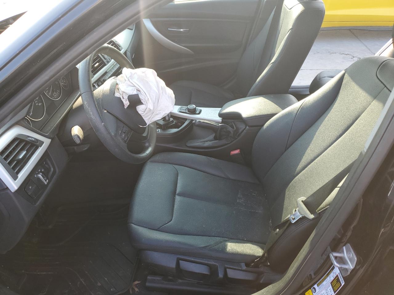 WBA8A9C54HK619693 2017 BMW 320 I