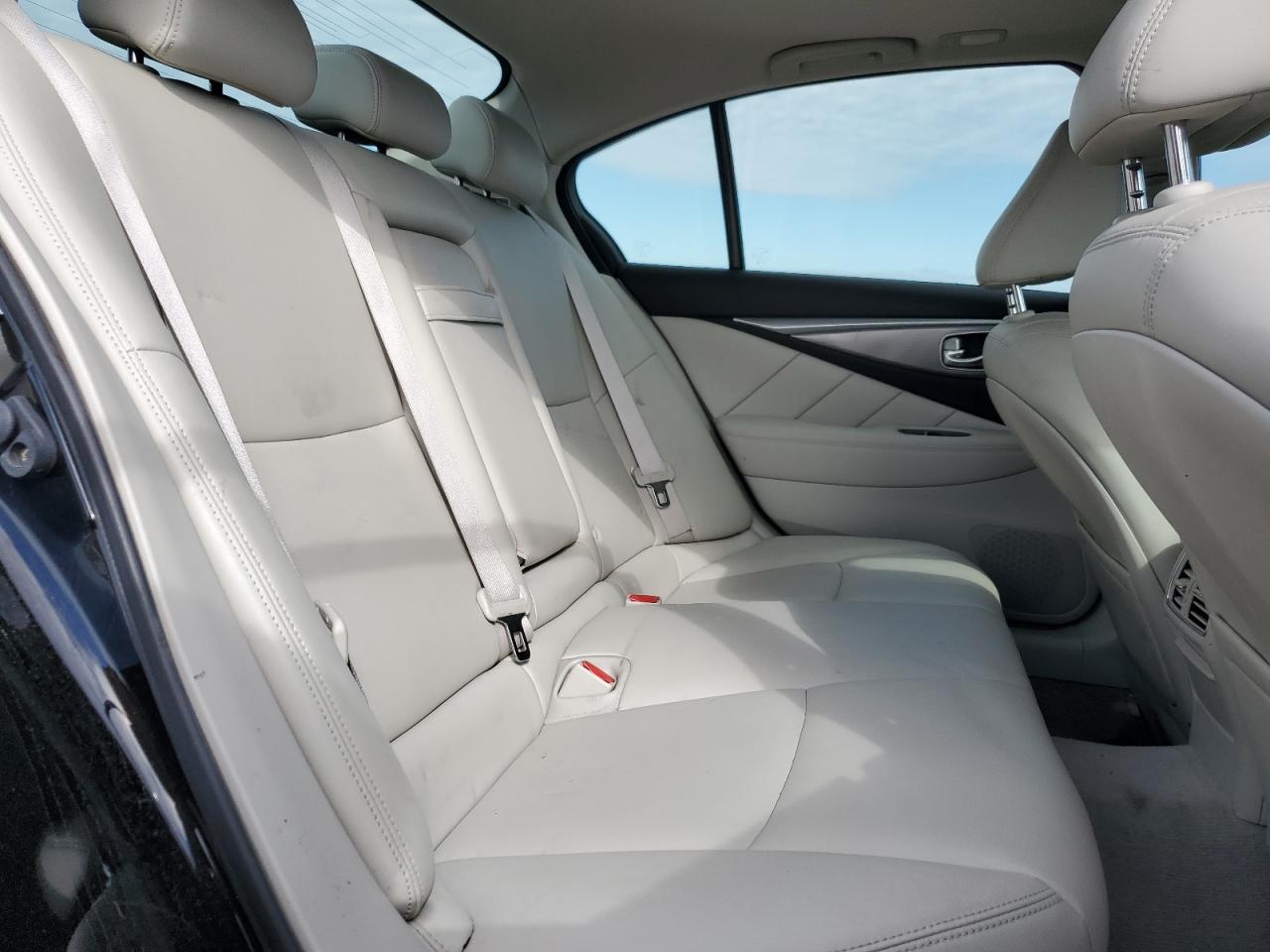 JN1BV7AR7FM392043 2015 Infiniti Q50 Base