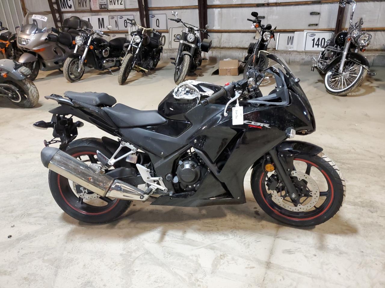 Lot #2836093699 2015 HONDA CBR300 R