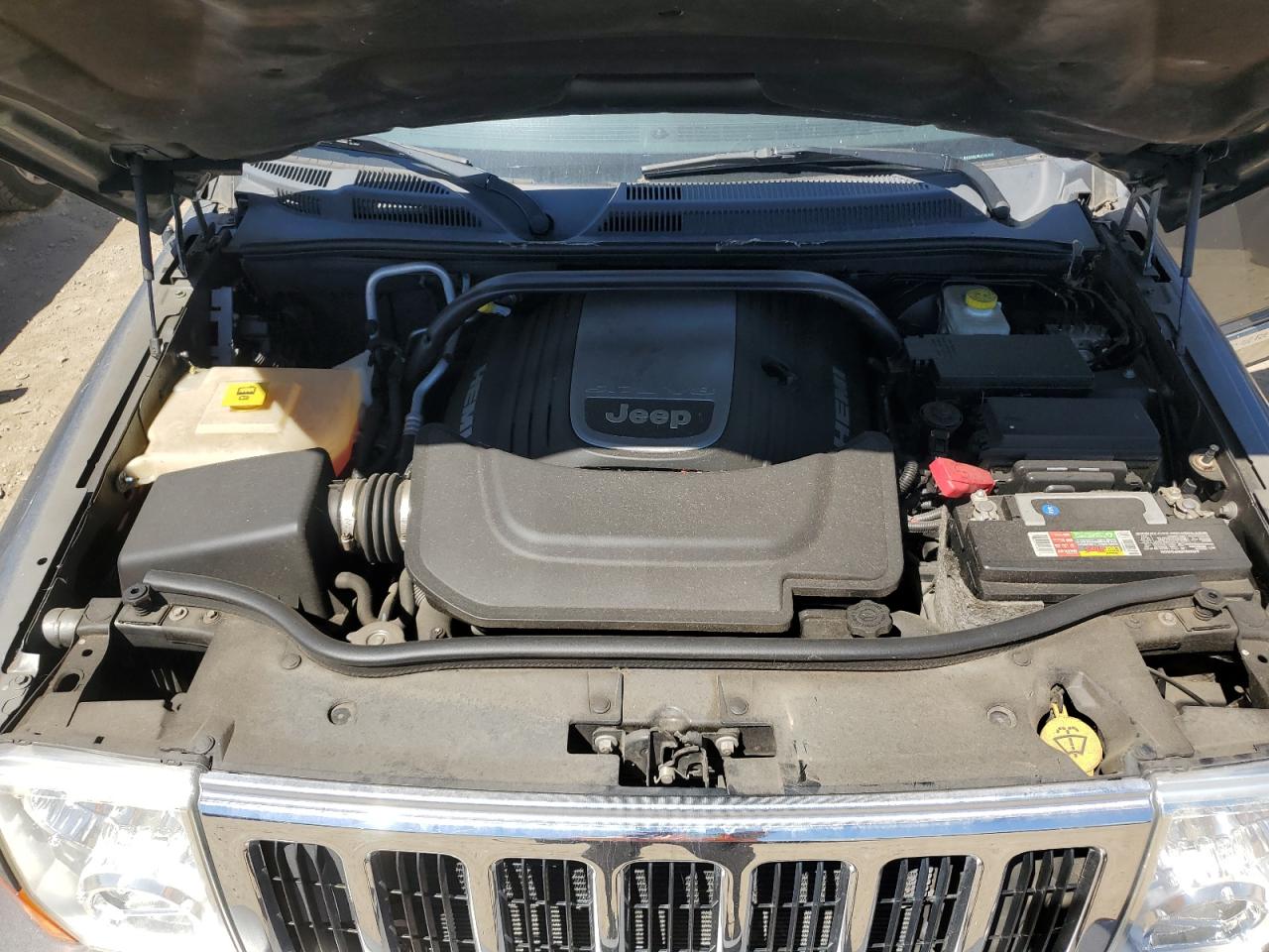 1J8HG58298C191678 2008 Jeep Commander Limited