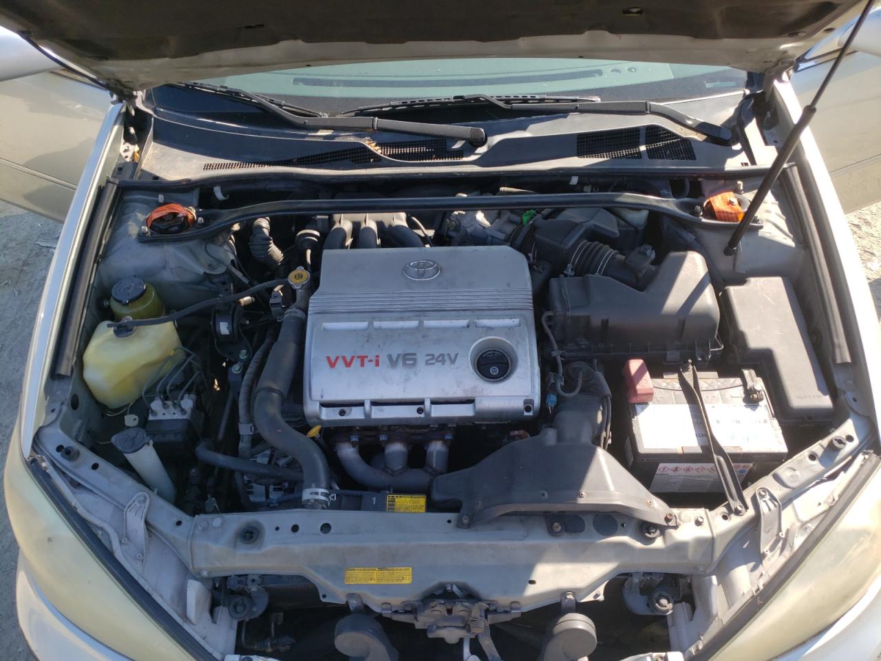 JTDBF32K040156164 2004 Toyota Camry Le