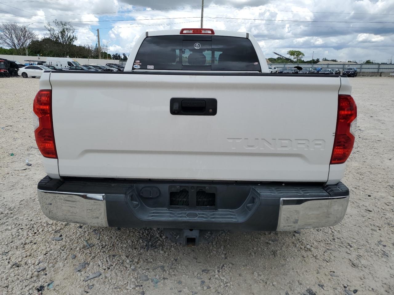 5TFRY5F14FX184498 2015 Toyota Tundra Double Cab Sr/Sr5