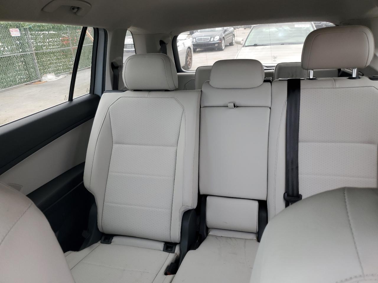 3VV2B7AX5JM053784 2018 Volkswagen Tiguan Se