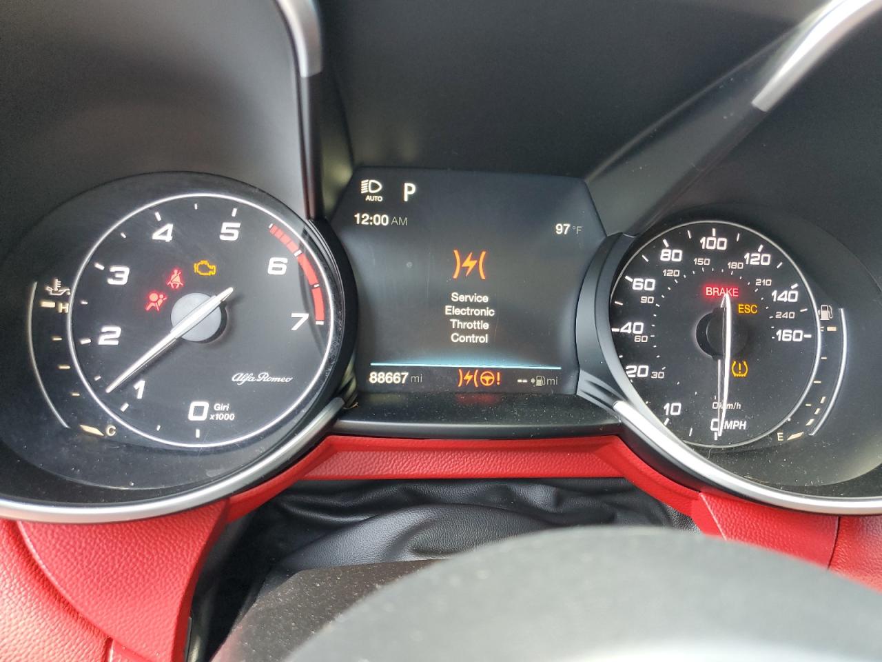 ZARFAEDNXH7540832 2017 Alfa Romeo Giulia Q4