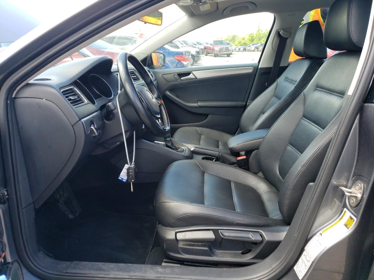 3VWD17AJ8FM235067 2015 Volkswagen Jetta Se