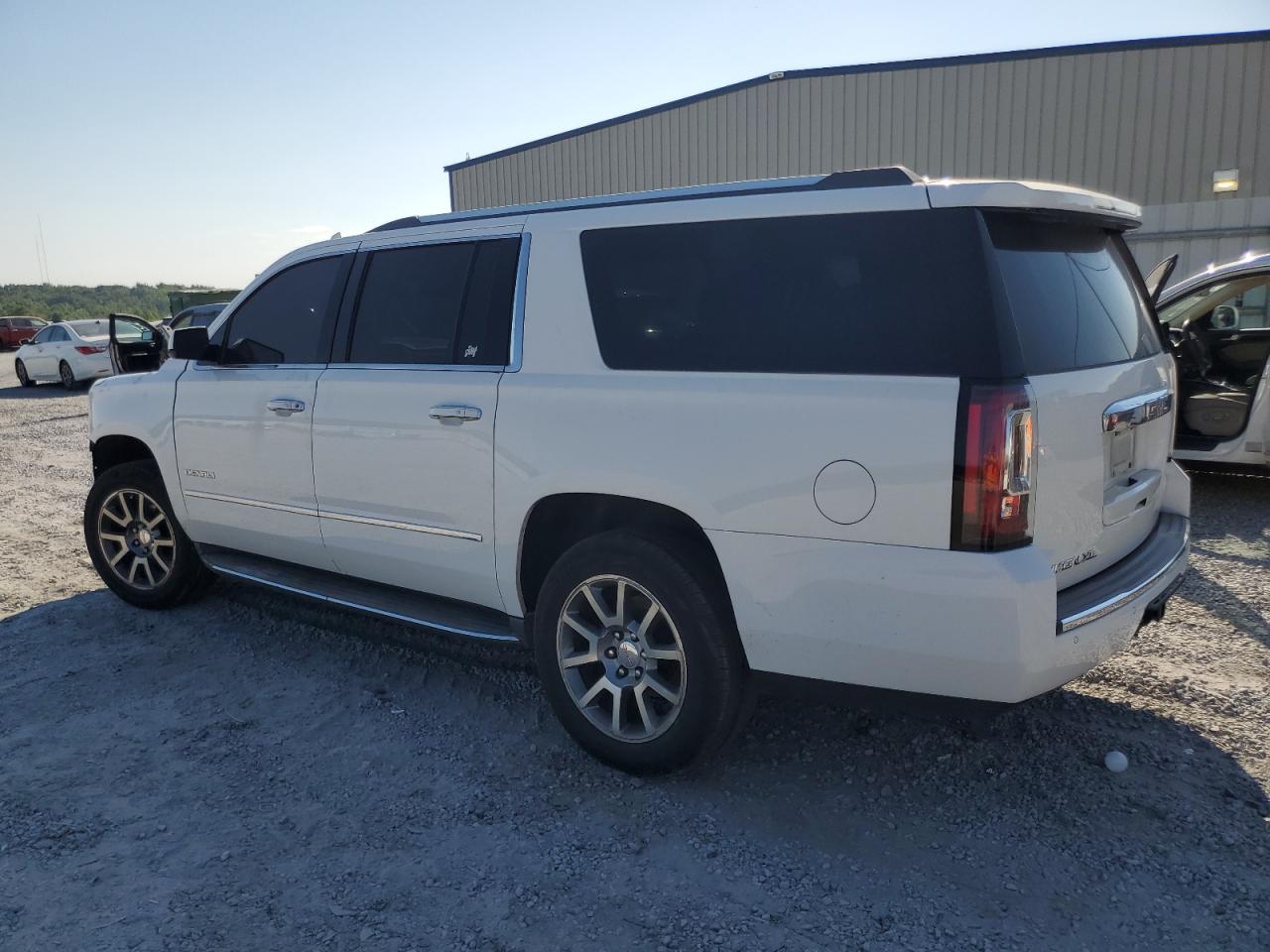 1GKS1HKJ2GR185107 2016 GMC Yukon Xl Denali