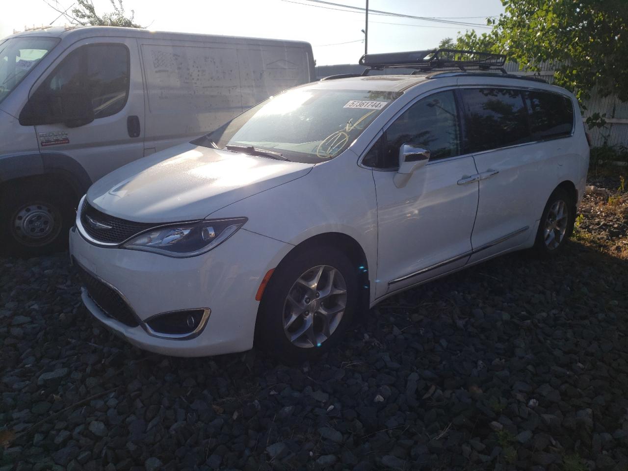 2C4RC1GG8JR292253 2018 Chrysler Pacifica Limited