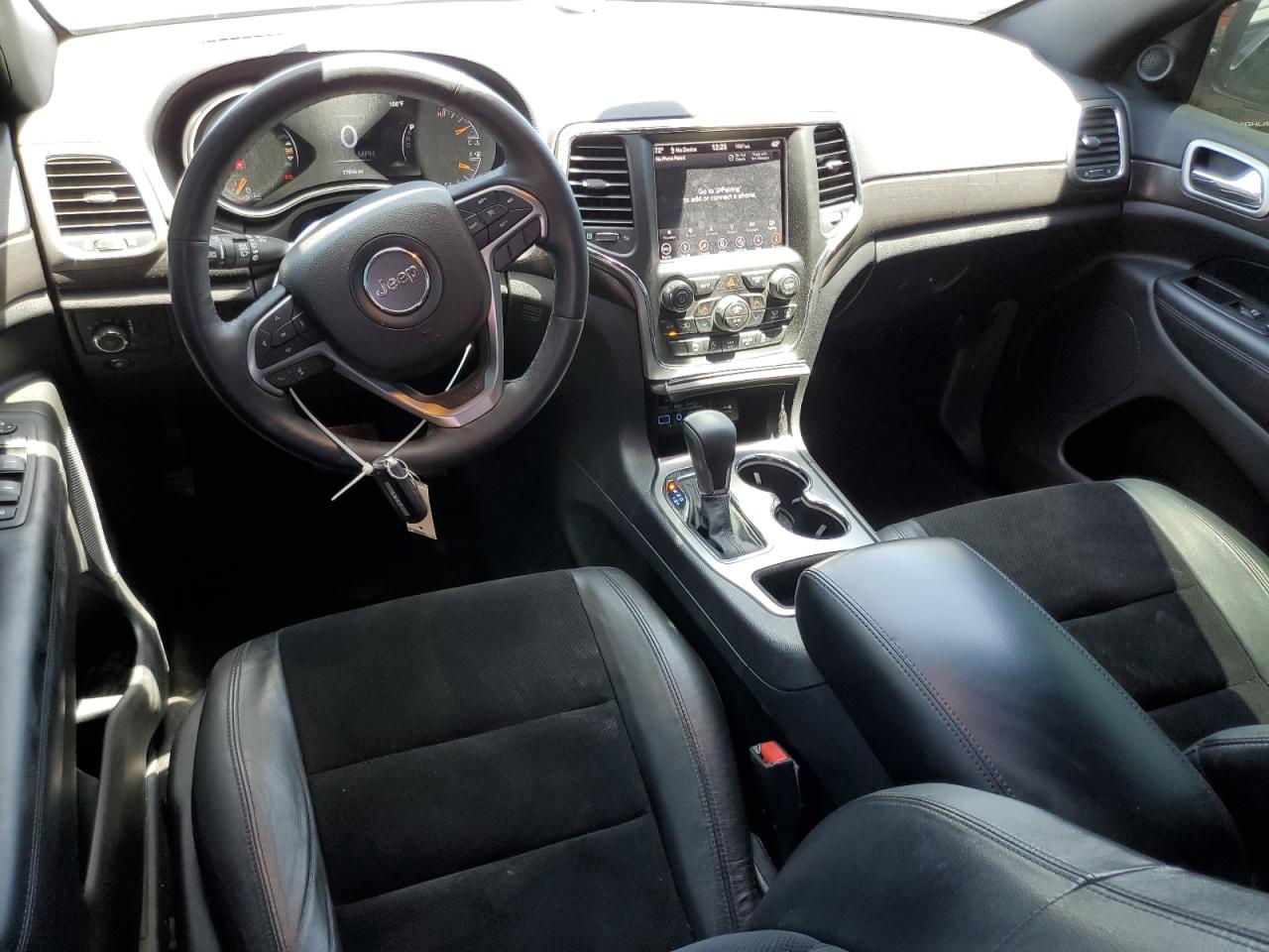 1C4RJEAG2JC141665 2018 Jeep Grand Cherokee Laredo