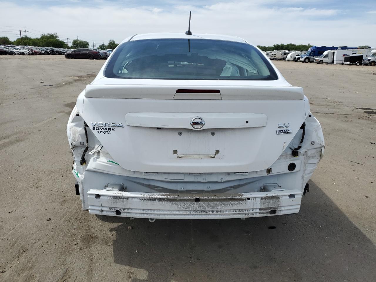 2018 Nissan Versa S vin: 3N1CN7AP4JL868805