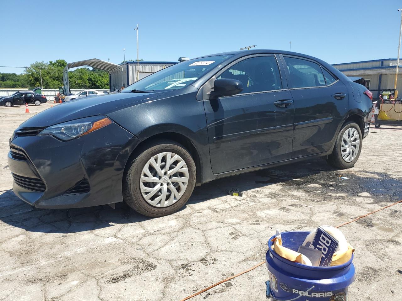 2018 Toyota Corolla L vin: 5YFBURHE3JP851637