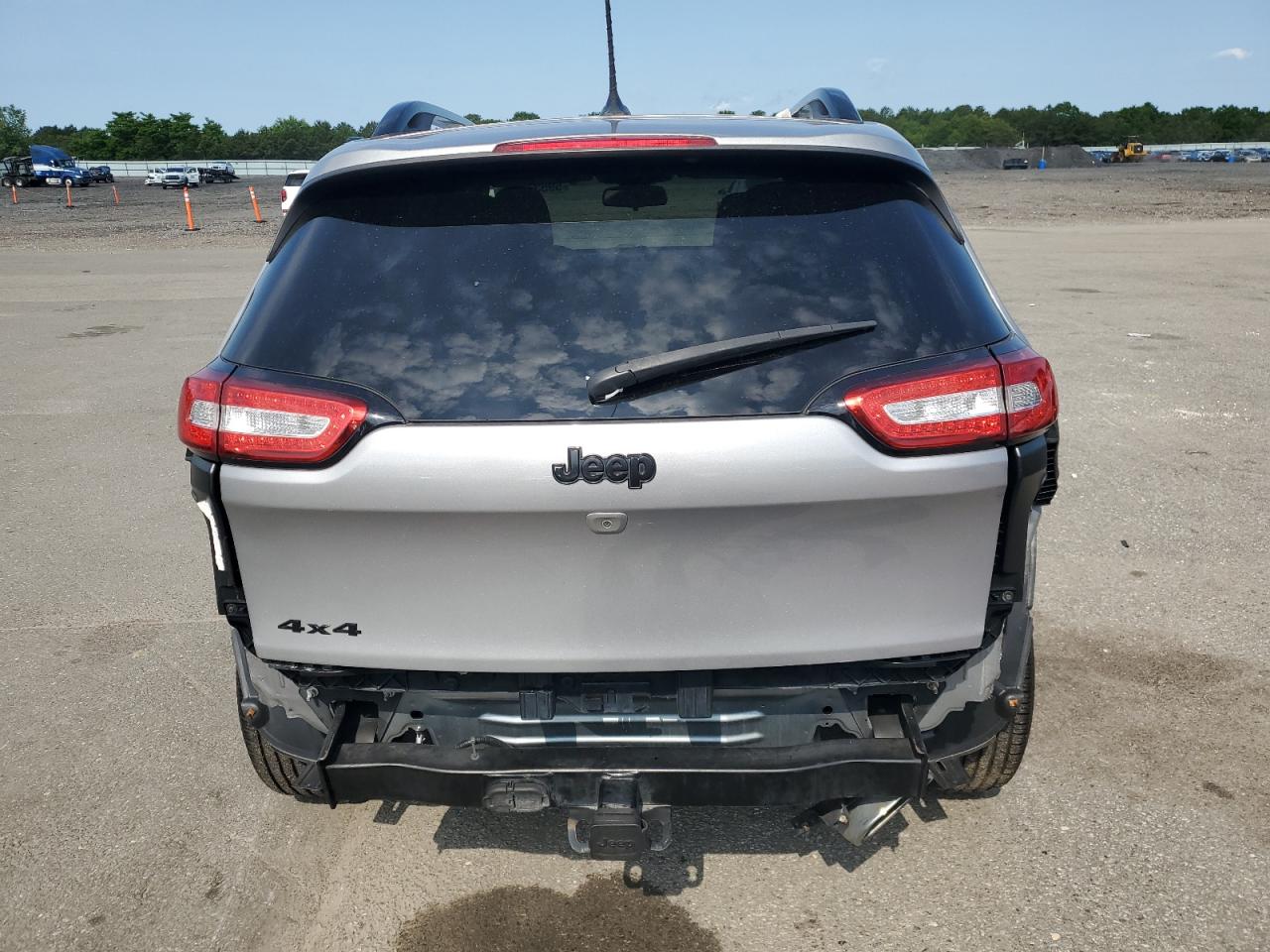 1C4PJMCS8FW728963 2015 Jeep Cherokee Latitude