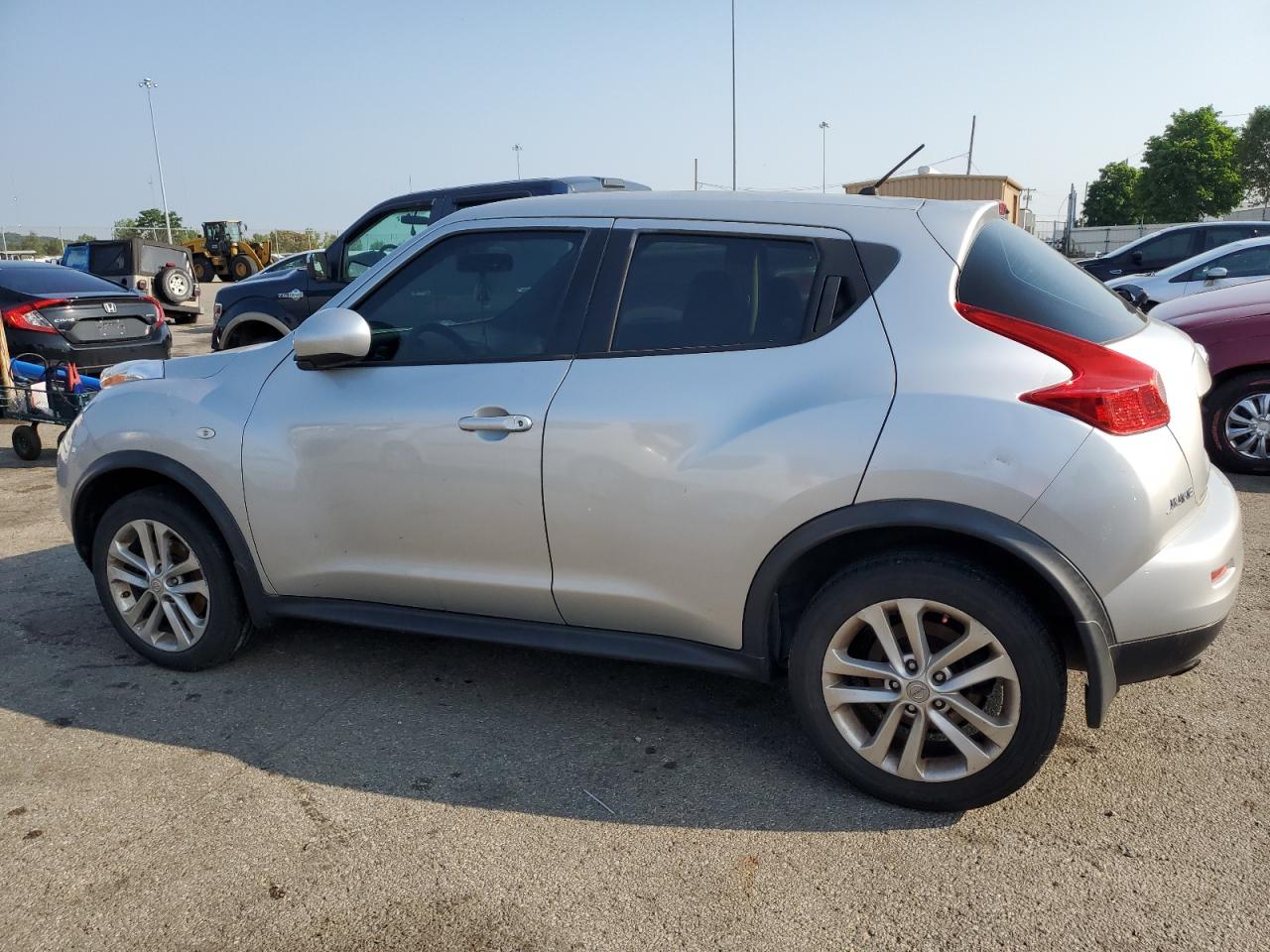 2014 Nissan Juke S vin: JN8AF5MR4ET351433