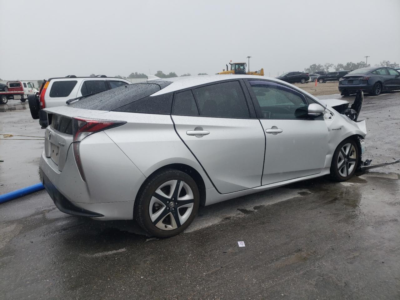 JTDKARFU4H3032075 2017 Toyota Prius