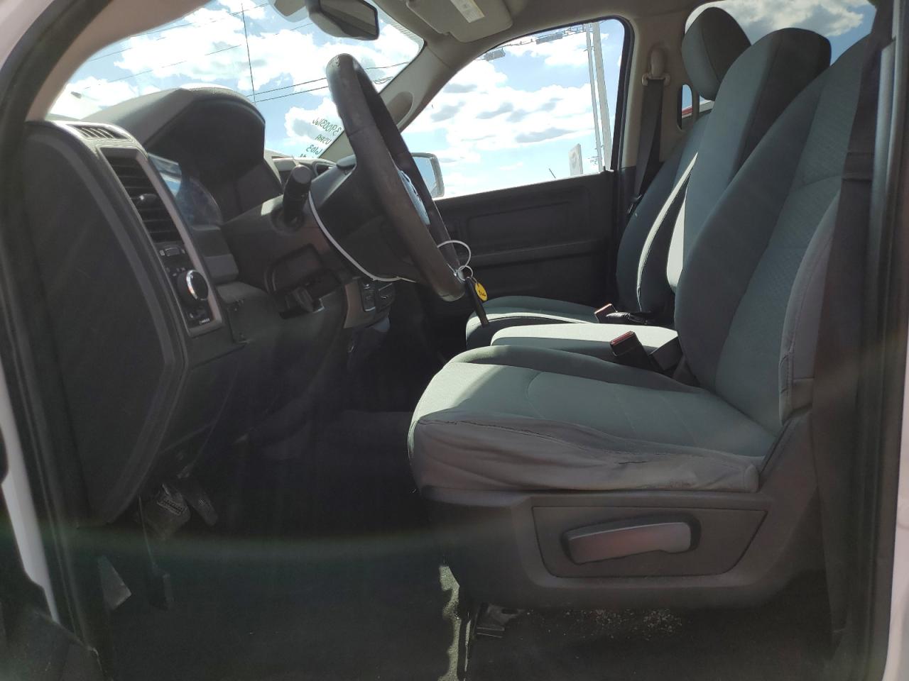 3C6RR7KT8HG735479 2017 Ram 1500 St