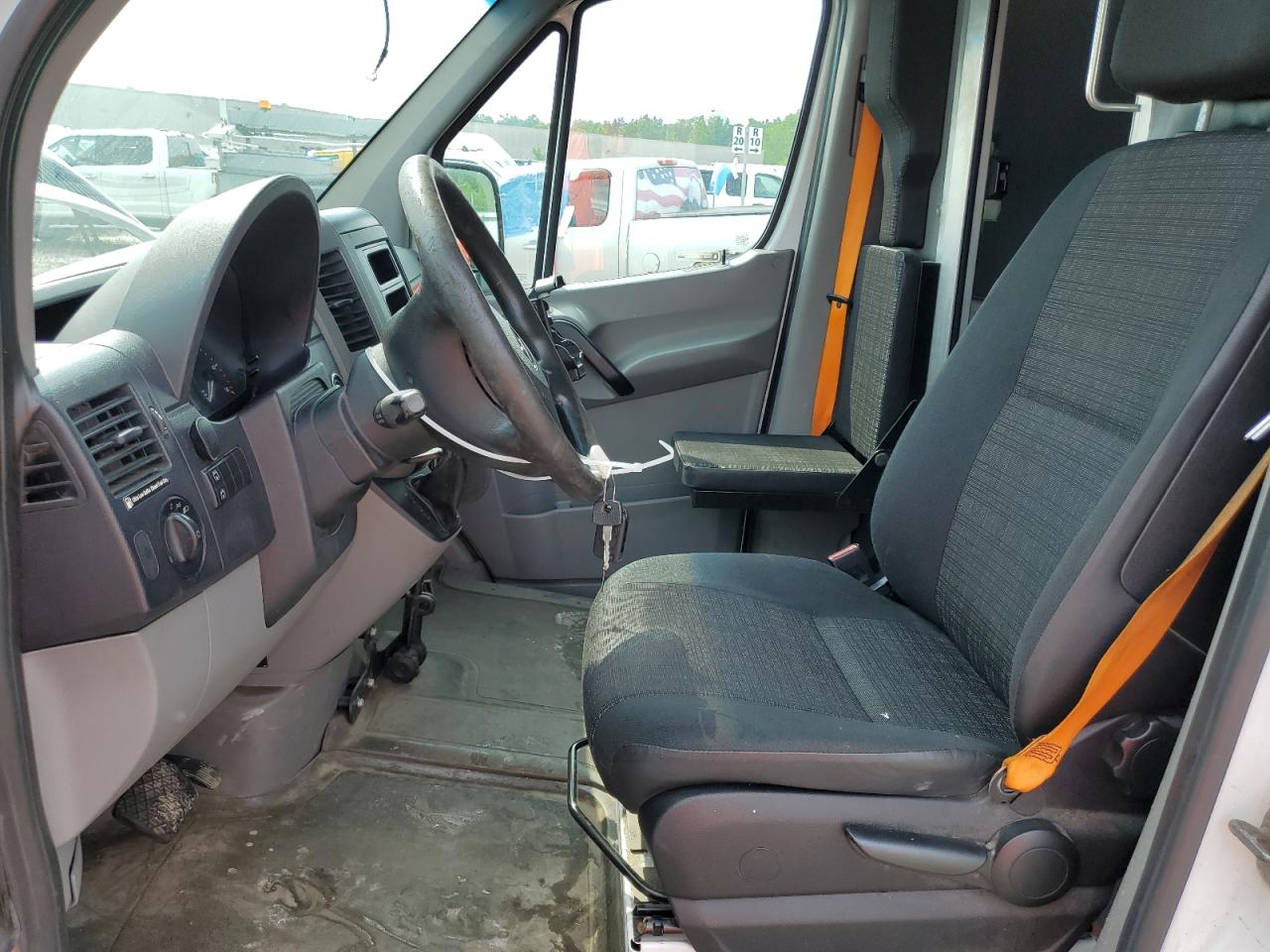 WD3PE8DE8E5902808 2014 Mercedes-Benz Sprinter 2500